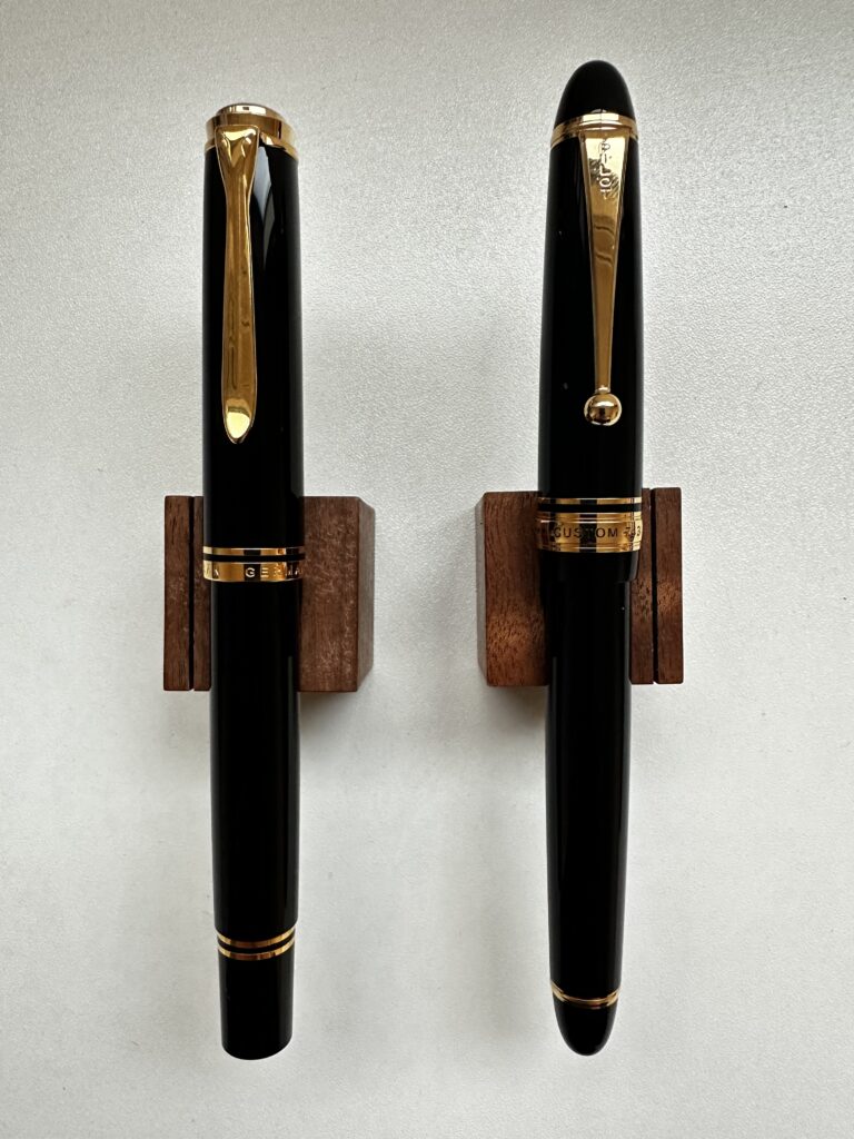 ペリカン M800とパイロット カスタム743とを並べた画像