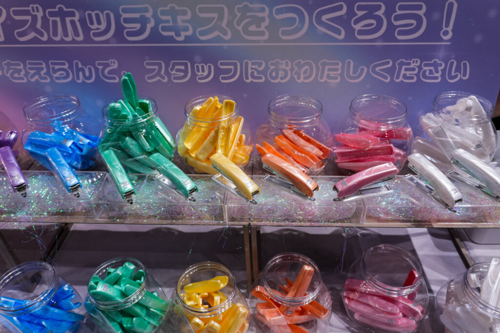 ステープラーのカーラーが選べる。MAXの限定ホッチキスの本体デザイン。