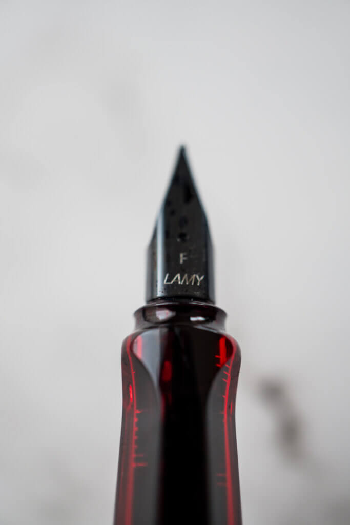 LAMY（ラミー）アルスター万年筆 Fニブのペン先拡大写真。
