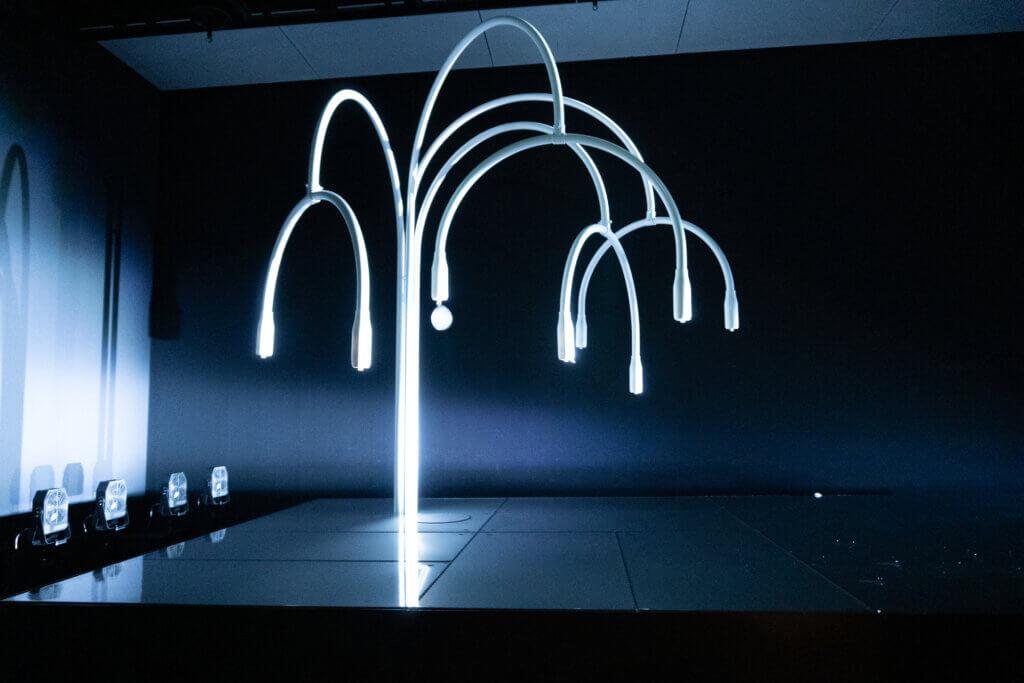 現代アート展「六本木クロッシング 2025」出展作品 ── 『水中の月 The Moon Underwater 2025 / A.A.Murakami」